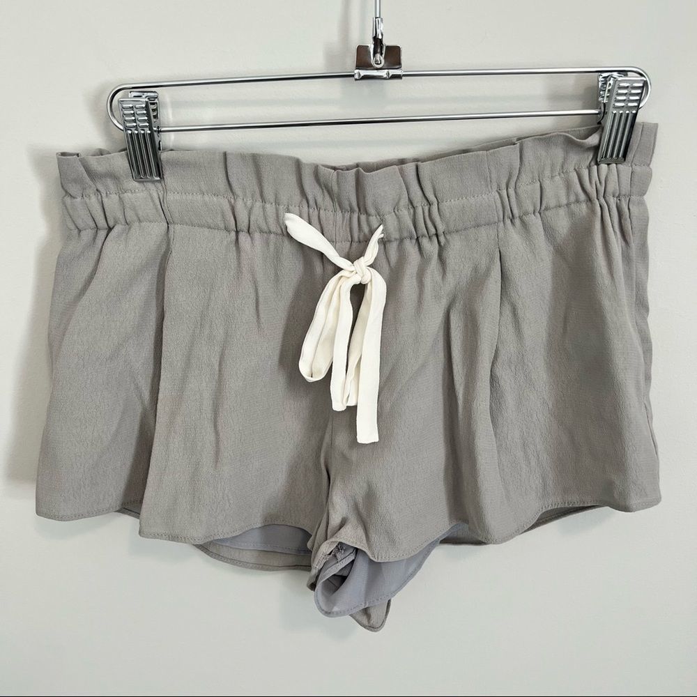 Aritzia Wilfred Montrouge Shorts Light Grey Pull On Paperbag Shorts - Picture 5 of 14